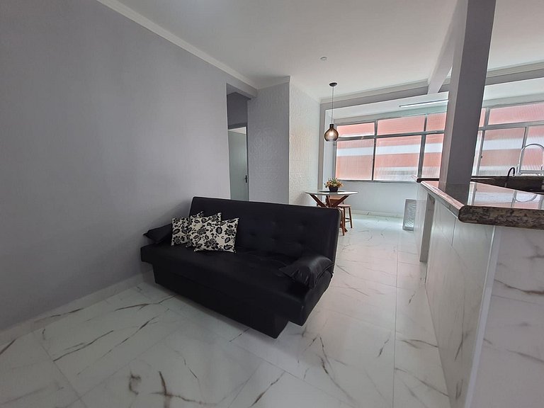 Beira Mar I Tupi - 2 dorm com Varanda 15m da praia