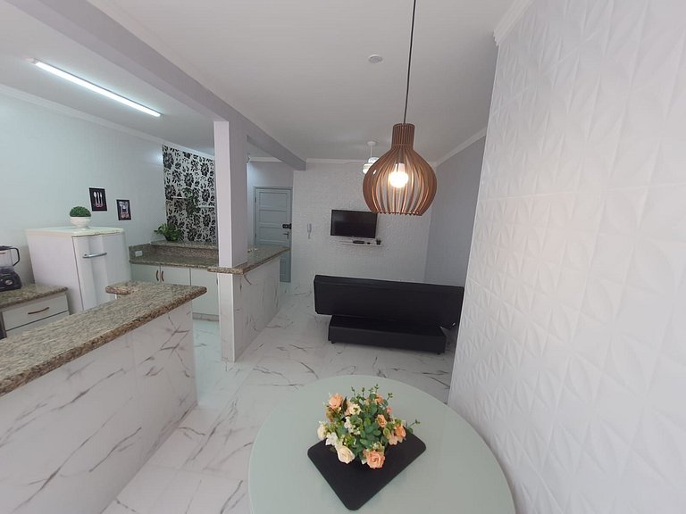 Beira Mar I Tupi - 2 dorm com Varanda 15m da praia