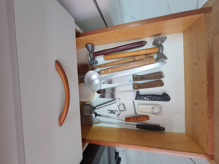 Beira Mar I Tupi - 2 dorm com Varanda 15m da praia