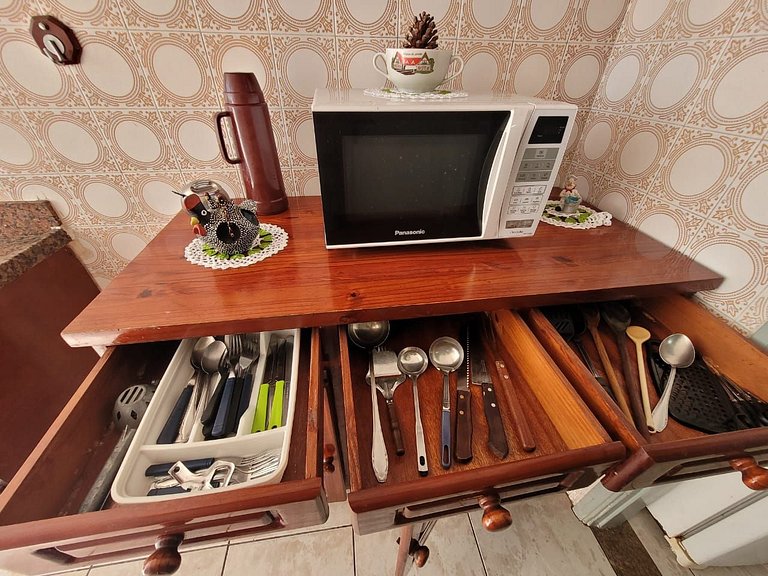 Boqueirão Praia Mar 250m da praia - 2 dorm e WI FI