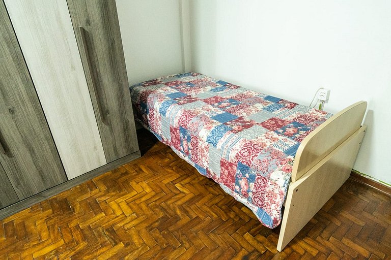 Boqueirão Praia Mar 250m da praia - 2 dorm e WI FI