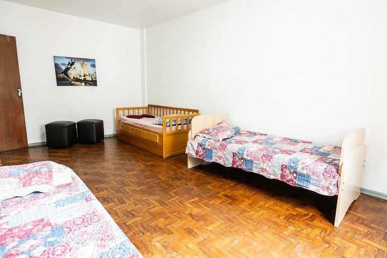 Boqueirão Praia Mar 250m da praia - 2 dorm e WI FI