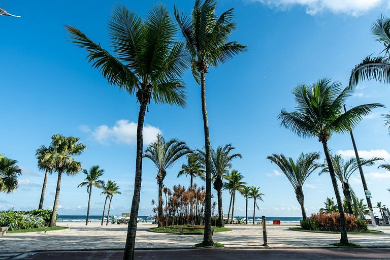 Frente Vista Mar - Varanda WI-FI e Ar 10m da praia