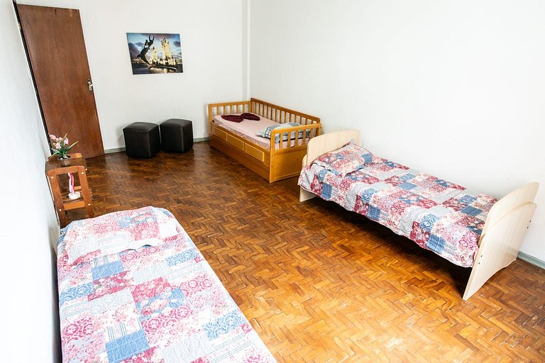 Boqueirão Praia Mar 250m da praia - 2 dorm e WI FI