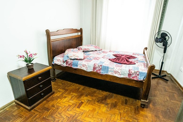 Boqueirão Praia Mar 250m da praia - 2 dorm e WI FI