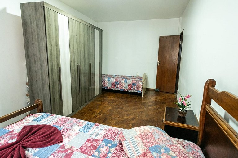 Boqueirão Praia Mar 250m da praia - 2 dorm e WI FI