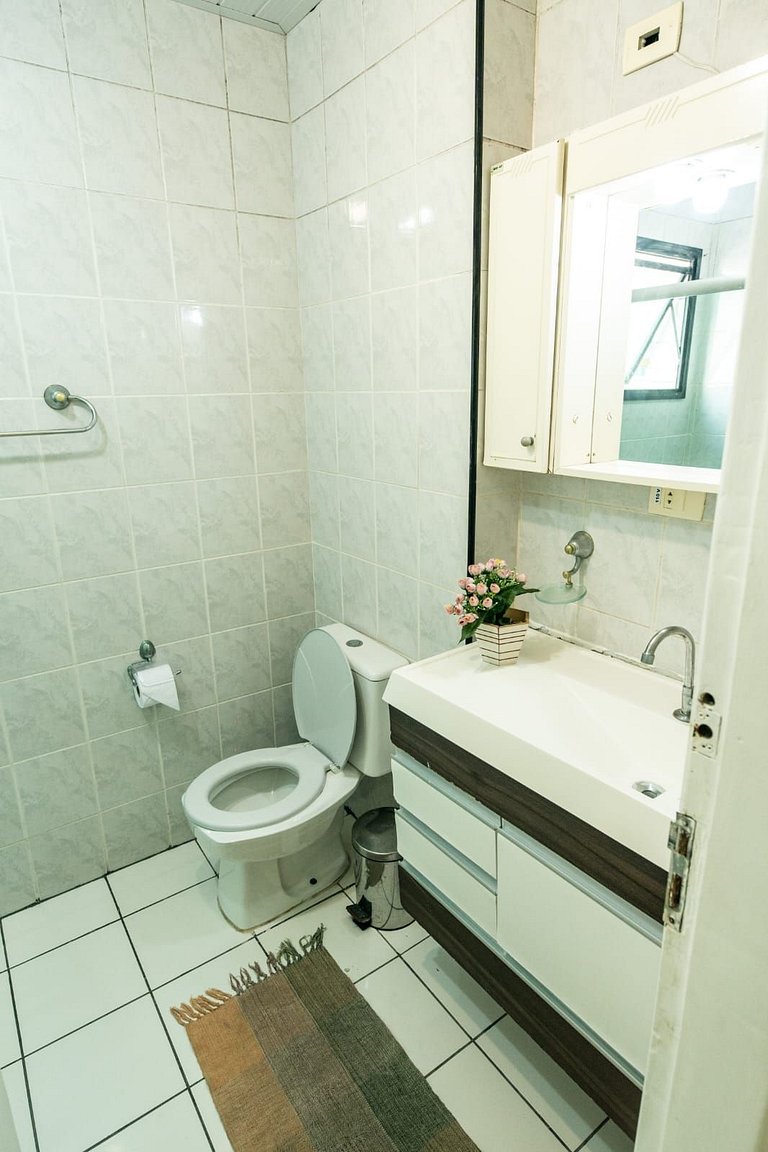 Frente Vista Mar com Varanda WI FI 300mbps e 10m da praia da