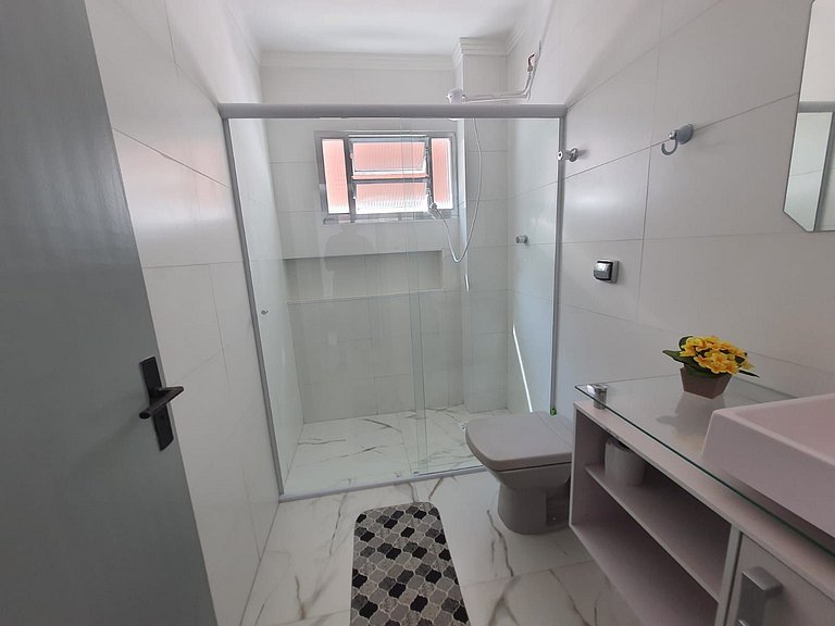 Beira Mar I Tupi - 2 dorm com Varanda 15m da praia