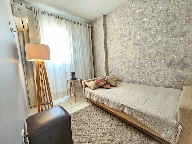 Vista Mar 300m praia -Wifi c/Varanda/2dorm/ar cond